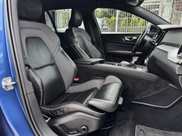 Volvo V60 II  Kombi 2.0 D4 190KM 2019 Volvo V60 II 2.0 D4 190 KM R-Design AUTOMAT CarPlay FULL LED / VIRTUAL /ASO, zdjęcie 9