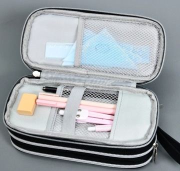 Прочный пенал Черная, вместительная и прочная косметичка.