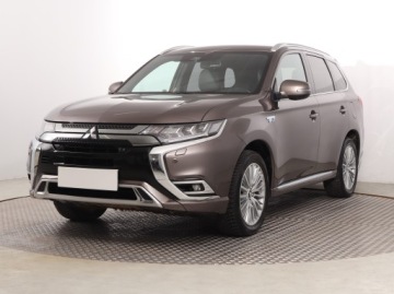 Mitsubishi Outlander III SUV PHEV Facelifting 2020 2.4 PHEV 224KM 2020 Mitsubishi Outlander 2.4 PHEV, Salon Polska, zdjęcie 1