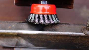 ПЕРЕДНЯЯ ПРОВОЛОЧНАЯ ЩЕТКА 75 мм M14, ВИТАЯ ПРОВОЛОКА