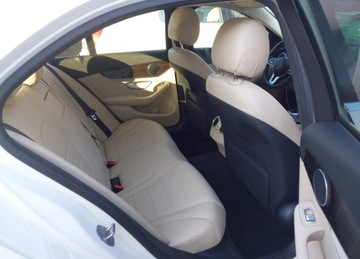 Mercedes Klasa C W205 Kabriolet Facelifting 2.0 300 258KM 2019 Mercedes-Benz Klasa C MERCEDES-BENZ C 300 4MATIC 2.0 Benzyna 259KM, zdjęcie 9