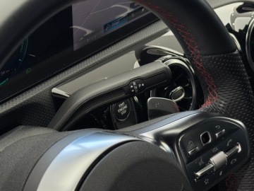 Mercedes Klasa A W177/V177 Hatchback Plug-In 1.3 250e 218KM 2020 Mercedes-Benz A 250 e AMG Line / Plug In / Fotele, zdjęcie 7