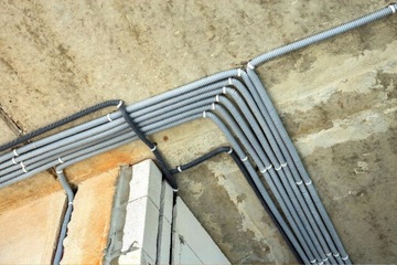 ТРУБА ГОФРИРОВАННАЯ САМОЗАТУШАЮЩАЯСЯ КРУГ 750N 20мм 100м