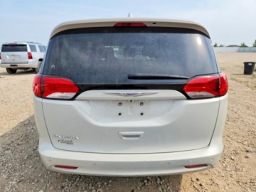 Chrysler Pacifica II 2017 Chrysler Pacifica Touring 2017 3.6 Benzyna 287KM, zdjęcie 2