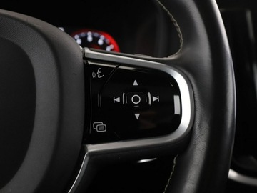 Volvo V60 II  2020 Volvo V60 PHEV 4x4 skóra/alcantara full LED, zdjęcie 31