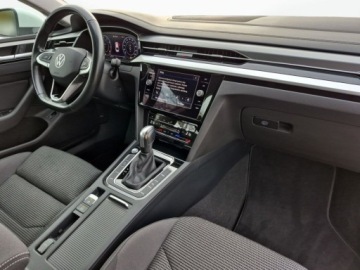 Volkswagen Arteon Fastback Facelifting 2.0 TSI 190KM 2021 Volkswagen Arteon Salon Pl Bogata wersja Virtual Grzana tylna kanapa 2.0, zdjęcie 10