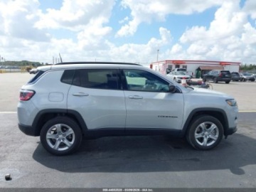 Jeep Compass II 2024 Jeep Compass Latitude 2024 2.0 Benzyna 200KM, zdjęcie 6