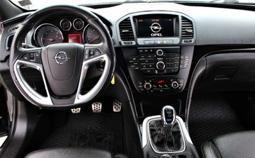 Opel Insignia I Sports Tourer 2.0 CDTI ECOTEC 160KM 2011 Opel Insignia 2.0 Cdti Navi Skorzana tapicerka OPC-line Tryby jazdy Gwar, zdjęcie 18