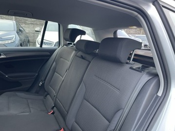 Volkswagen Golf VII Variant Facelifting 1.6 TDI-CR DPF BMT 115KM 2020 Volkswagen Golf Klimatronik Czujniki parkowania, zdjęcie 12