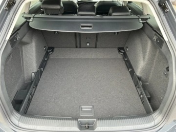 Volkswagen Golf VIII Hatchback Facelifting 2.0 TDI 150KM 2025 Volkswagen Golf Variant Style 2.0 TDI 150 KM DSG, zdjęcie 24