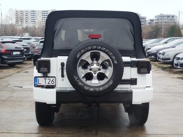 Jeep Wrangler III Unlimited Facelifting 3.6 V6 Pentastar 284KM 2016 JEEP WRANGLER III 3.6 V6 284 KM Bezwypadkowy, SPORT, Automat, VAT 23%, zdjęcie 24