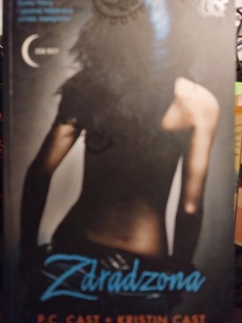 Zdradzona - Cast