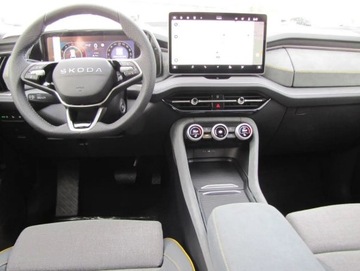 Skoda Kodiaq II 2025 Skoda Kodiaq Selection 2.0 TSI 4x4 204 KM HAK, GOTÓWKA LEASING NAJEM SKODY, zdjęcie 4