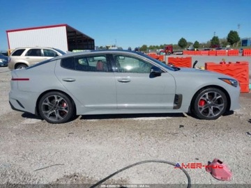 Kia Stinger Liftback 3.3 T-GDi 366KM 2018 Kia Stinger 2018 r., 3,3 L GT 2 AWD 3.3 Benzyna 365KM, zdjęcie 13