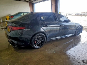 Alfa Romeo Giulia II 2017 Alfa Romeo Giulia Alfa Romeo Giulia Quadrifoglio RWD z 2017 roku od ubezpi, zdjęcie 4