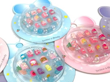 Детские ногти, самоклеящиеся кончики ногтей, цветы.