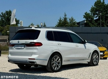 BMW X7 SUV Facelifting 3.0 40i 381KM 2022 BMW X7 xDrive40i, 3.0L 3.0 Benzyna 382KM, zdjęcie 3
