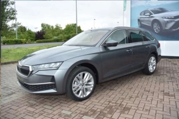 Skoda Octavia IV Liftback 1.5 TSI EVO 150KM 2026 Skoda Octavia Tempomat Dowolna konfiguracja Podgrzewane fotele przednie, zdjęcie 3