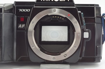 MINOLTA 7000 AF – бронированный аналог для любых погодных условий