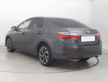 Toyota Corolla XI Sedan 1.6 Valvematic 132KM 2016 Toyota Corolla 1.6 Valvematic, Salon Polska, zdjęcie 3