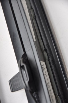 BMW E38 ШТОРКА ЗАДНЯЯ ТРЕУГОЛЬНАЯ СПРАВА 8225582