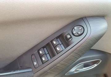 Citroen C4 Picasso II Picasso 1.6 e-HDi 114KM 2014 Citroen C4 Picasso Kamery 360 Nawigacja Serwis GetHelp 1.6 Diesel, zdjęcie 19