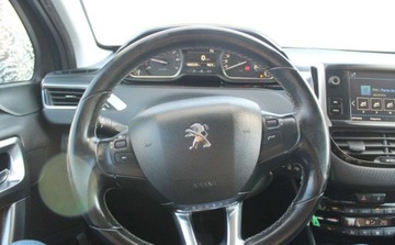 Peugeot 2008 I SUV Facelifting 1.2 PureTech 110KM 2018 Peugeot 2008 1.2 Benzyna 110KM, zdjęcie 12