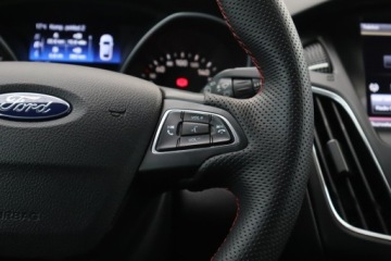 Ford Focus III Hatchback 5d facelifting 1.0 EcoBoost 125KM 2016 Ford Focus 1.0 EcoBoost, Salon Polska, Serwis ASO, zdjęcie 17