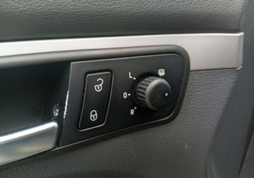 Volkswagen Touran II 1.6 TDI 105KM 2011 Volkswagen Touran Zarejestrowany - ubezpieczony - automat - 1,6 - 105 1.6, zdjęcie 21