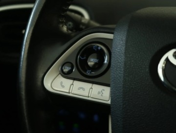 Toyota Prius IV Hatchback 1.8 Hybrid 122KM 2017 Toyota Prius 1.8 PHV, Salon Polska, 1. Właściciel, zdjęcie 17