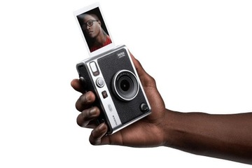 Камера FUJIFILM Instax Mini Evo, черный и серебристый
