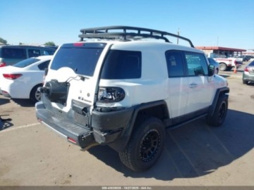 Toyota FJ Cruiser 2013 Toyota FJ 2013 r., 4,0L 4.0 Benzyna 260KM, zdjęcie 9
