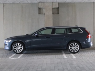 Volvo V60 II  2020 Volvo V60 B3, Automat, Skóra, Navi, Klima, zdjęcie 2