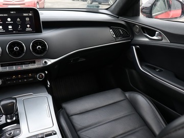 Kia Stinger Liftback 2.0 T-GDI 255KM 2017 Kia Stinger 2.0 T-GDI, Salon Polska, Serwis ASO, zdjęcie 7