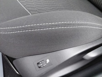 Peugeot 208 I Hatchback 5d Facelifting 1.2 PureTech 82KM 2017 Peugeot 208 Allure Navi Kamera Panorama Podgrzewane fotele Elektryka PDC A, zdjęcie 13