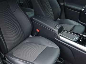 Mercedes GLA II Off-roader Facelifting 2.0 220 190KM 2025 GLA 220 4-Matic Progressive 2.0 190KM, zdjęcie 7