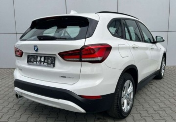 BMW X1 F48 Crossover Plug-In 1.5 25e 220KM 2021 BMW X1 Maly przebieg Faktura VAT 23 1.5 Hybryda Plug-in 220KM, zdjęcie 6