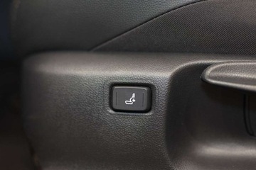 Toyota C-HR I Crossover Facelifting 1.8 Hybrid 122KM 2023 Toyota C-HR 1.8 Hybrid Style 1.8 Hybryda 122KM, zdjęcie 28