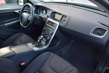 Volvo V60 I Kombi Facelifting 2.0 D3 DRIVE-E 150KM 2016 Volvo V60 2,0D3 150KM Navi Alu Led Podg. Fotele, zdjęcie 10