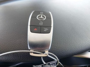 Mercedes Klasa C W205 2019 Mercedes-Benz Klasa C 2019 Mercedes-Benz C-Class C 300 Sedan 2.0 Benzyna, zdjęcie 13