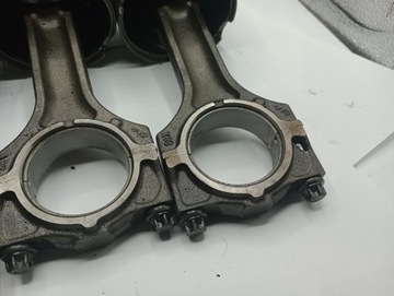 Поршень с шатуном 2.0 D M47T BMW E46 E60 E90 X5 E83 E39