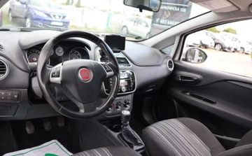 Fiat Punto Punto 2012 Hatchback 3d 1.2 8v 69KM 2012 Fiat Punto KLIMA, Wielofunkcja, Seryjne radio Centralny Zamek, Nawigacja..., zdjęcie 6
