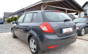 Kia Ceed I Hatchback 5d Facelifting 1.4 DOHC CVVT 90KM 2010 Kia Ceed bezwypadkowe - Niski przebieg - klimatyzacja - OPLACONY 1.4 90KM, zdjęcie 2