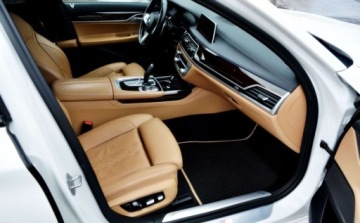 BMW Seria 7 G11-G12 Sedan Facelifting 4.4 750i 530KM 2020 BMW Seria 7 M-Pakiet X-Drive Maly przebieg, Bogata wersja wyposazenia,, zdjęcie 30