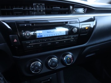 Toyota Corolla X Sedan Facelifting 1.6 Valvematic 132KM 2014 Toyota Corolla 1.6 Valvematic, Salon Polska, zdjęcie 11