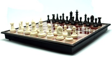 МАГНИТНЫЕ ШАХМАТЫ + ИГРОВЫЕ КАРТЫ 2 КОЛОДЫ РАЗВЛЕКАТЕЛЬНЫЙ НАБОР