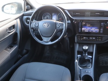 Toyota Corolla XI Sedan Facelifting 1,6 Valvematic 132KM 2017 Toyota Corolla 1.6 Valvematic, Salon Polska, zdjęcie 6