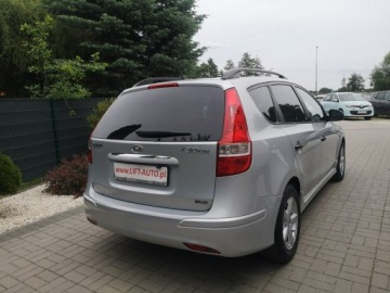 Hyundai i30 I CW Facelifting 1.6 CRDi 90KM 2010 Hyundai i30 1.6CRDI 90KM Klimatronic Kam, zdjęcie 5