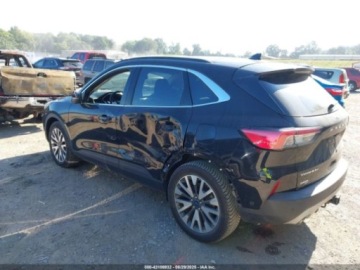 Ford Kuga III 2020 Ford Kuga 2020 r.,2,0L TITANIUM 2.0 Benzyna 250KM, zdjęcie 9