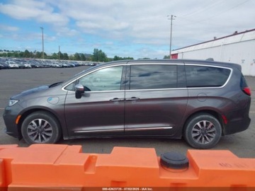 Chrysler Pacifica II 2022 Chrysler Pacifica Hybrid Limited 2022 3.6l 3.6 Hybryda 260KM, zdjęcie 2